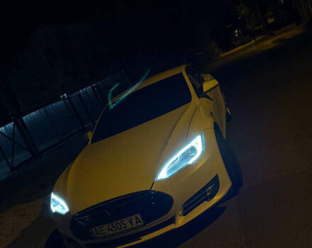 Білий Тесла Модель С, об'ємом двигуна 0 л та пробігом 150 тис. км за 16500 $, фото 31 на Automoto.ua