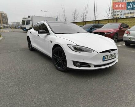 Белый Тесла Модель С, объемом двигателя 0 л и пробегом 116 тыс. км за 16000 $, фото 3 на Automoto.ua