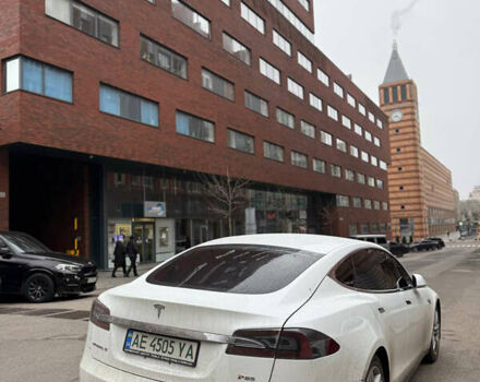 Білий Тесла Модель С, об'ємом двигуна 0 л та пробігом 150 тис. км за 16500 $, фото 35 на Automoto.ua