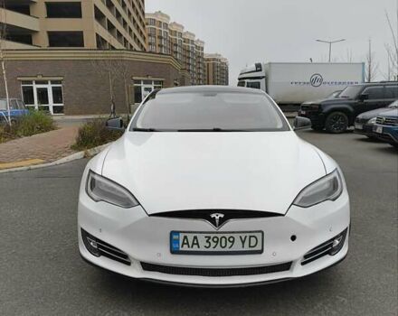 Белый Тесла Модель С, объемом двигателя 0 л и пробегом 116 тыс. км за 16000 $, фото 7 на Automoto.ua