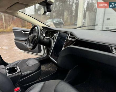 Белый Тесла Модель С, объемом двигателя 0 л и пробегом 400 тыс. км за 8700 $, фото 20 на Automoto.ua