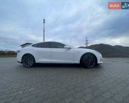 Белый Тесла Модель С, объемом двигателя 0 л и пробегом 246 тыс. км за 18500 $, фото 3 на Automoto.ua