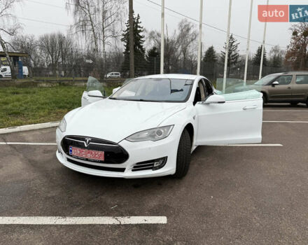 Белый Тесла Модель С, объемом двигателя 0 л и пробегом 217 тыс. км за 11200 $, фото 2 на Automoto.ua