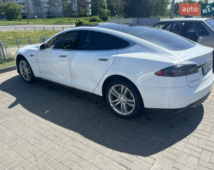 Белый Тесла Модель С, объемом двигателя 0 л и пробегом 260 тыс. км за 15000 $, фото 6 на Automoto.ua