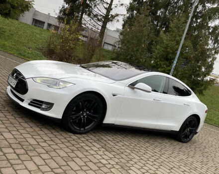 Белый Тесла Модель С, объемом двигателя 0 л и пробегом 166 тыс. км за 14000 $, фото 2 на Automoto.ua