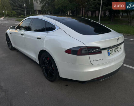 Білий Тесла Модель С, об'ємом двигуна 0 л та пробігом 249 тис. км за 13500 $, фото 7 на Automoto.ua
