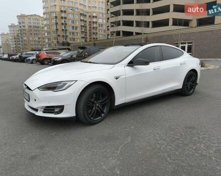 Белый Тесла Модель С, объемом двигателя 0 л и пробегом 116 тыс. км за 16000 $, фото 9 на Automoto.ua