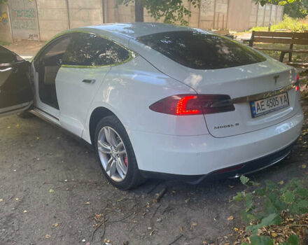 Білий Тесла Модель С, об'ємом двигуна 0 л та пробігом 150 тис. км за 16500 $, фото 3 на Automoto.ua