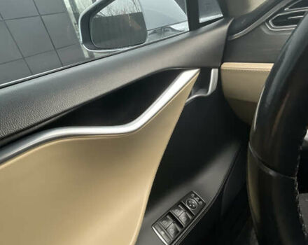 Белый Тесла Модель С, объемом двигателя 0 л и пробегом 150 тыс. км за 17000 $, фото 36 на Automoto.ua