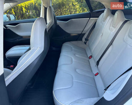 Белый Тесла Модель С, объемом двигателя 0 л и пробегом 194 тыс. км за 25000 $, фото 13 на Automoto.ua