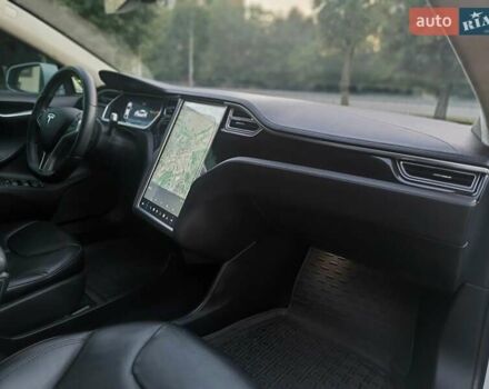 Белый Тесла Модель С, объемом двигателя 0 л и пробегом 213 тыс. км за 11900 $, фото 16 на Automoto.ua