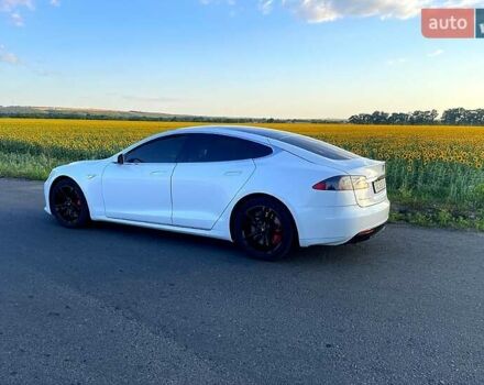 Белый Тесла Модель С, объемом двигателя 0 л и пробегом 168 тыс. км за 14500 $, фото 2 на Automoto.ua