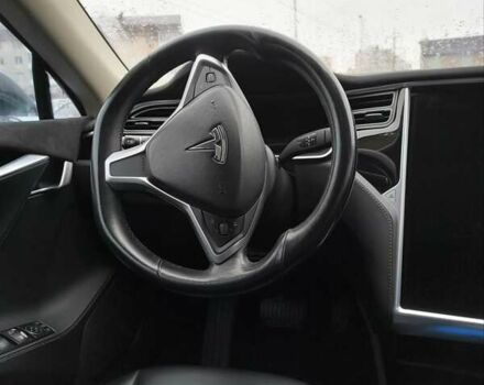 Белый Тесла Модель С, объемом двигателя 0 л и пробегом 116 тыс. км за 16000 $, фото 13 на Automoto.ua