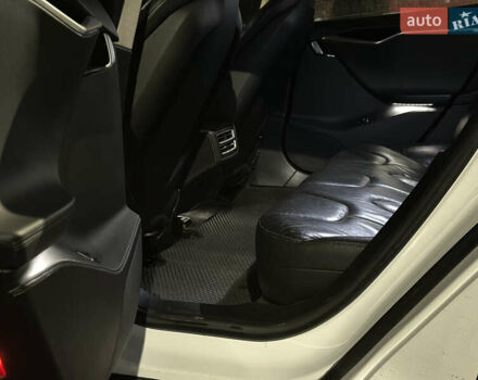 Белый Тесла Модель С, объемом двигателя 0 л и пробегом 140 тыс. км за 17100 $, фото 7 на Automoto.ua