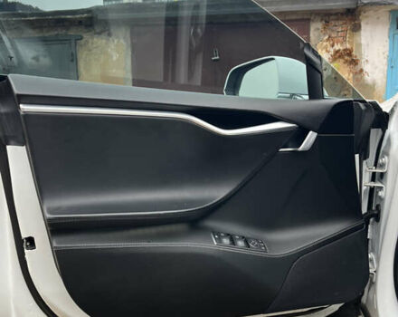 Белый Тесла Модель С, объемом двигателя 0 л и пробегом 162 тыс. км за 13990 $, фото 19 на Automoto.ua