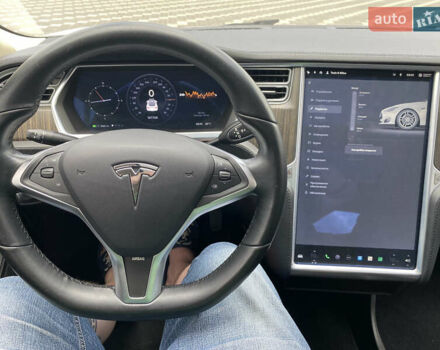 Белый Тесла Модель С, объемом двигателя 0 л и пробегом 186 тыс. км за 15700 $, фото 2 на Automoto.ua