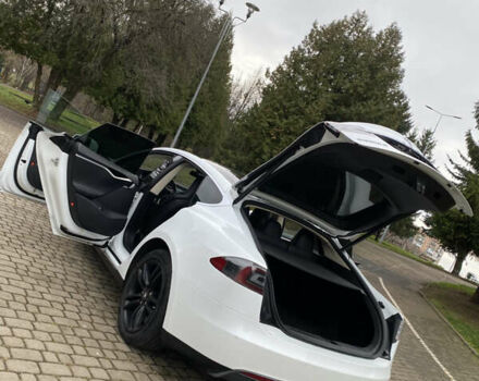 Белый Тесла Модель С, объемом двигателя 0 л и пробегом 166 тыс. км за 14000 $, фото 16 на Automoto.ua