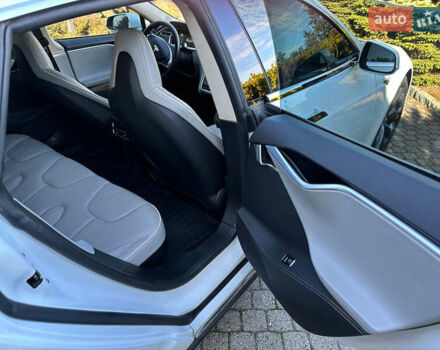 Белый Тесла Модель С, объемом двигателя 0 л и пробегом 194 тыс. км за 25000 $, фото 14 на Automoto.ua