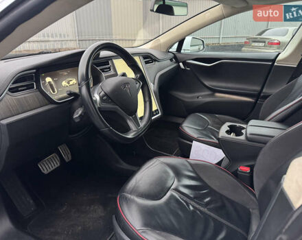 Белый Тесла Модель С, объемом двигателя 0 л и пробегом 80 тыс. км за 13500 $, фото 9 на Automoto.ua