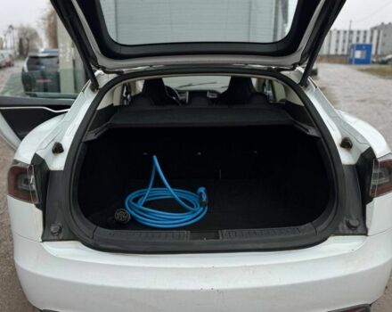 Белый Тесла Модель С, объемом двигателя 0 л и пробегом 393 тыс. км за 7999 $, фото 9 на Automoto.ua