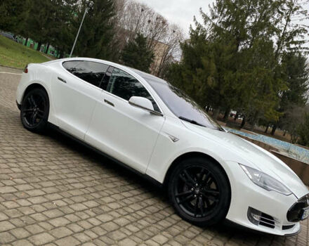 Белый Тесла Модель С, объемом двигателя 0 л и пробегом 166 тыс. км за 14000 $, фото 6 на Automoto.ua
