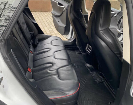 Белый Тесла Модель С, объемом двигателя 0 л и пробегом 166 тыс. км за 14000 $, фото 18 на Automoto.ua