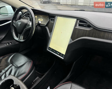 Белый Тесла Модель С, объемом двигателя 0 л и пробегом 80 тыс. км за 13500 $, фото 14 на Automoto.ua