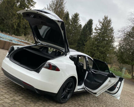 Белый Тесла Модель С, объемом двигателя 0 л и пробегом 166 тыс. км за 14000 $, фото 14 на Automoto.ua