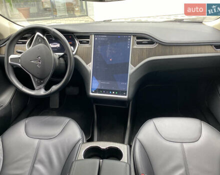 Белый Тесла Модель С, объемом двигателя 0 л и пробегом 186 тыс. км за 15700 $, фото 1 на Automoto.ua