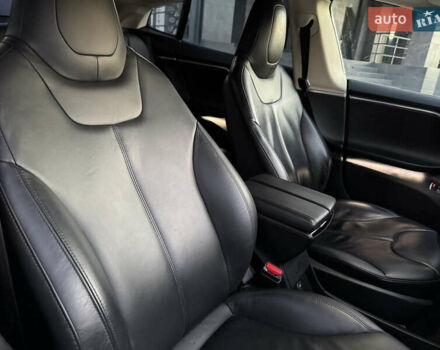 Белый Тесла Модель С, объемом двигателя 0 л и пробегом 260 тыс. км за 12350 $, фото 27 на Automoto.ua