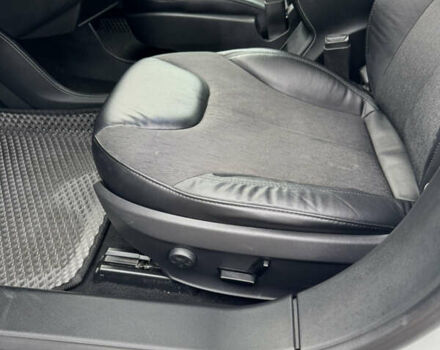 Белый Тесла Модель С, объемом двигателя 0 л и пробегом 257 тыс. км за 14550 $, фото 18 на Automoto.ua