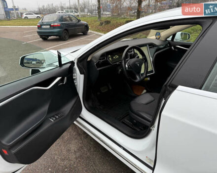 Белый Тесла Модель С, объемом двигателя 0 л и пробегом 217 тыс. км за 11200 $, фото 16 на Automoto.ua