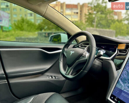 Белый Тесла Модель С, объемом двигателя 0 л и пробегом 189 тыс. км за 12999 $, фото 16 на Automoto.ua