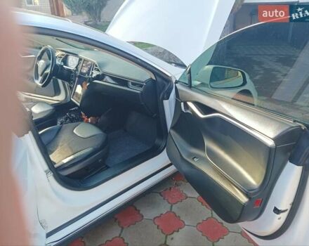 Белый Тесла Модель С, объемом двигателя 0 л и пробегом 305 тыс. км за 14000 $, фото 16 на Automoto.ua