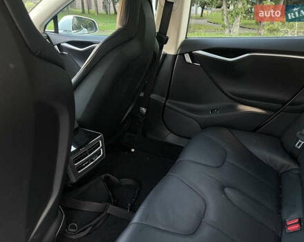 Білий Тесла Модель С, об'ємом двигуна 0 л та пробігом 249 тис. км за 13500 $, фото 10 на Automoto.ua