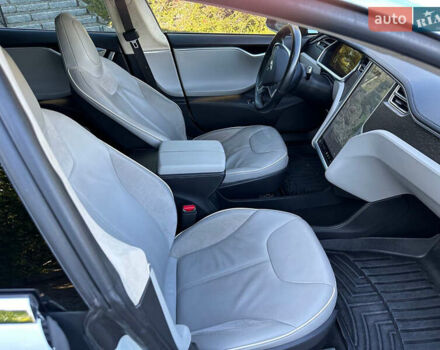 Белый Тесла Модель С, объемом двигателя 0 л и пробегом 194 тыс. км за 25000 $, фото 17 на Automoto.ua