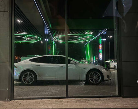 Белый Тесла Модель С, объемом двигателя 0 л и пробегом 150 тыс. км за 17000 $, фото 33 на Automoto.ua