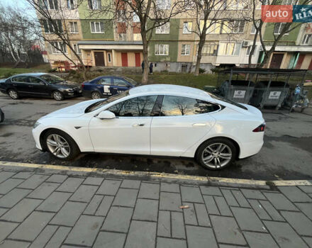 Белый Тесла Модель С, объемом двигателя 0 л и пробегом 193 тыс. км за 12200 $, фото 3 на Automoto.ua