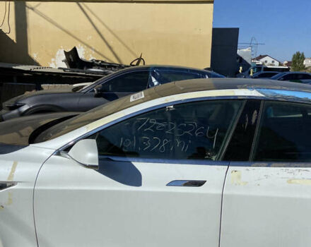 Білий Тесла Модель С, об'ємом двигуна 0 л та пробігом 163 тис. км за 8700 $, фото 17 на Automoto.ua