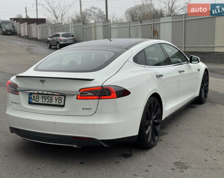 Белый Тесла Модель С, объемом двигателя 0 л и пробегом 80 тыс. км за 13500 $, фото 4 на Automoto.ua