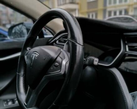 Белый Тесла Модель С, объемом двигателя 0 л и пробегом 116 тыс. км за 16000 $, фото 25 на Automoto.ua