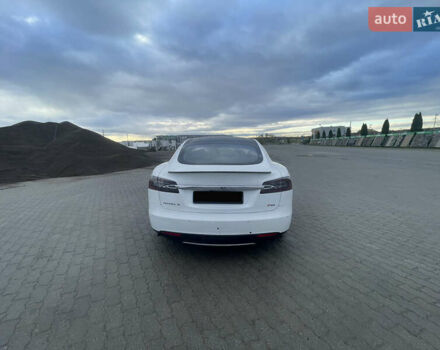 Белый Тесла Модель С, объемом двигателя 0 л и пробегом 246 тыс. км за 18500 $, фото 5 на Automoto.ua