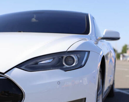 Білий Тесла Модель С, об'ємом двигуна 0 л та пробігом 130 тис. км за 22500 $, фото 11 на Automoto.ua