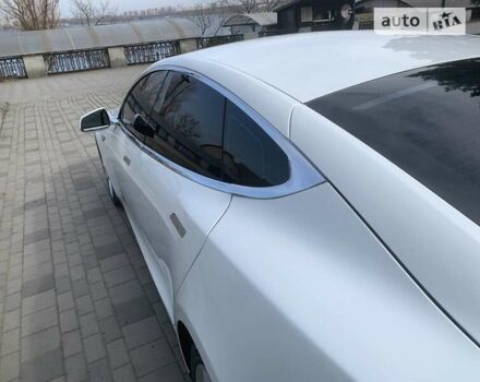Белый Тесла Модель С, объемом двигателя 0 л и пробегом 140 тыс. км за 19900 $, фото 42 на Automoto.ua