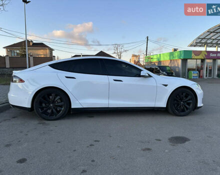 Белый Тесла Модель С, объемом двигателя 0 л и пробегом 140 тыс. км за 17300 $, фото 3 на Automoto.ua