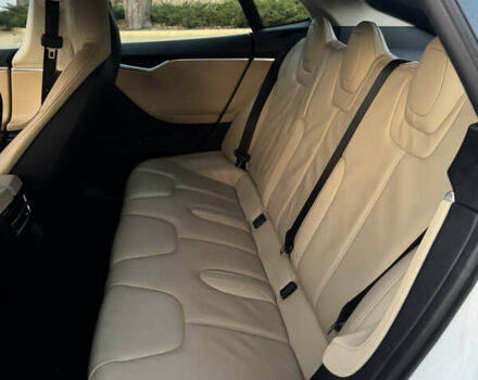 Білий Тесла Модель С, об'ємом двигуна 0 л та пробігом 108 тис. км за 14200 $, фото 8 на Automoto.ua