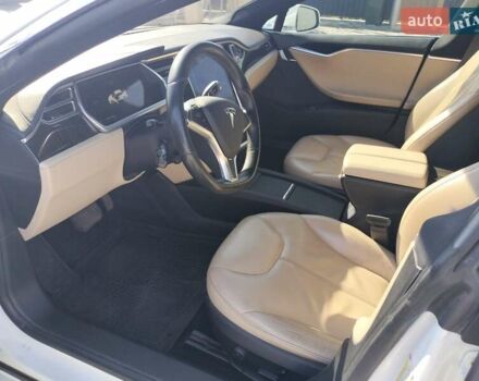 Белый Тесла Модель С, объемом двигателя 0 л и пробегом 195 тыс. км за 12000 $, фото 1 на Automoto.ua