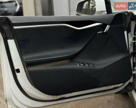 Белый Тесла Модель С, объемом двигателя 0 л и пробегом 400 тыс. км за 8700 $, фото 15 на Automoto.ua