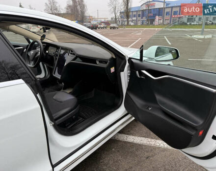 Белый Тесла Модель С, объемом двигателя 0 л и пробегом 217 тыс. км за 11200 $, фото 18 на Automoto.ua