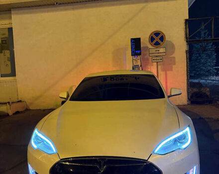 Белый Тесла Модель С, объемом двигателя 0 л и пробегом 150 тыс. км за 17000 $, фото 15 на Automoto.ua